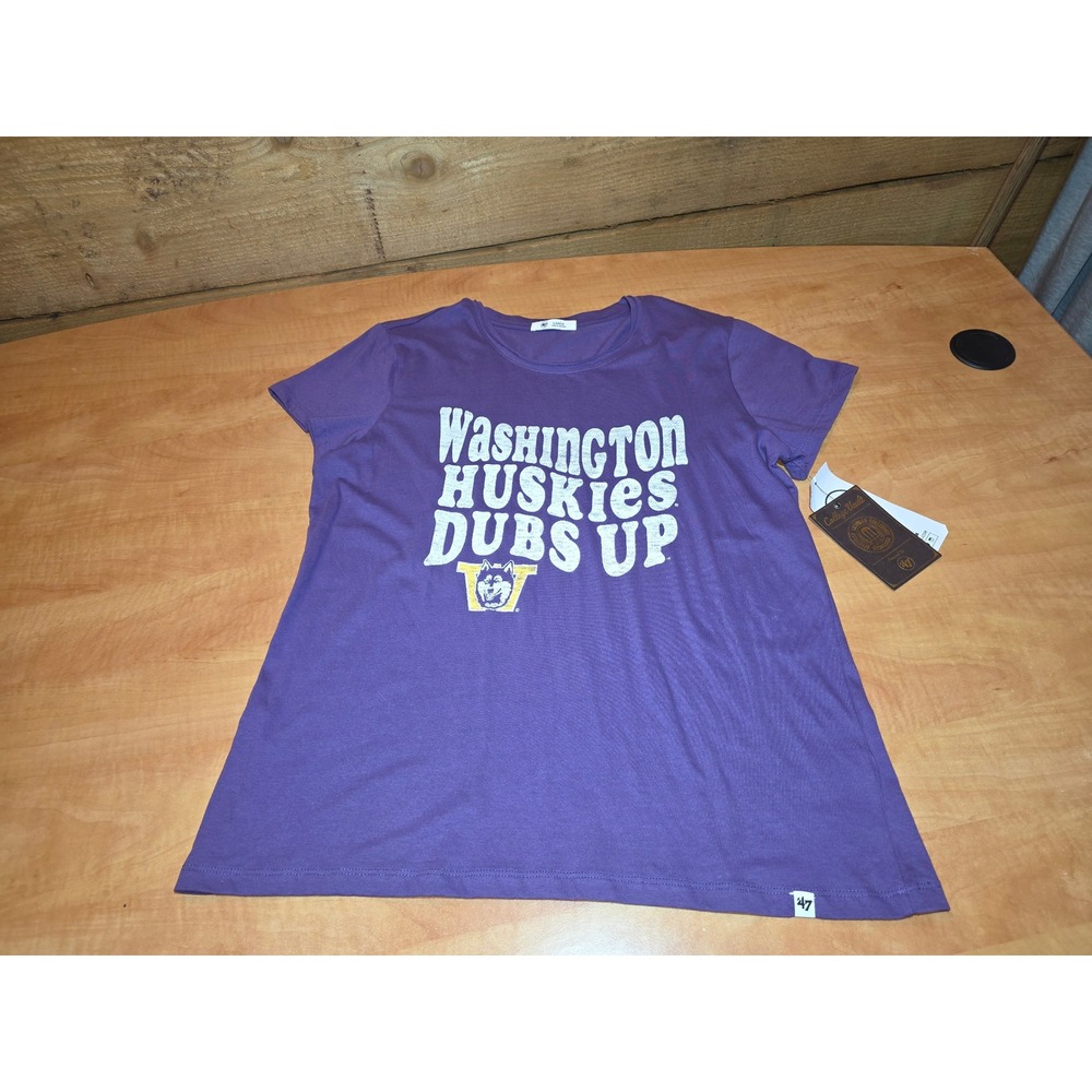 47 Brand purple University of Washington Huskies t-shirt w/a‎ "Dubs Up" graphic.